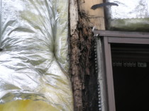 漏水による木材の腐食 漏水による木材の腐食