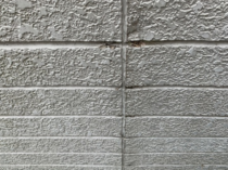 目地コーキングの劣化による漏水部 目地コーキングの劣化による漏水部