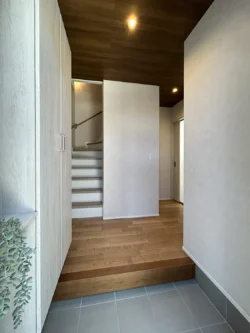 東新クラフト HIGH CLASS LIGHT 東新町の家 新築住宅販売いたします 展示中の家具もお付けします! 東新クラフト HIGH CLASS LIGHT 東新町の家 新築住宅販売いたします 展示中の家具もお付けします!【建売住宅】【BELS認証/星3】 #新潟 #新発田 #新発田市東新町 #新築住宅 #建売