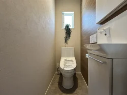 東新クラフト HIGH CLASS LIGHT 東新町の家 新築住宅販売いたします 展示中の家具もお付けします! 東新クラフト HIGH CLASS LIGHT 東新町の家 新築住宅販売いたします 展示中の家具もお付けします!【建売住宅】【BELS認証/星3】 #新潟 #新発田 #新発田市東新町 #新築住宅 #建売